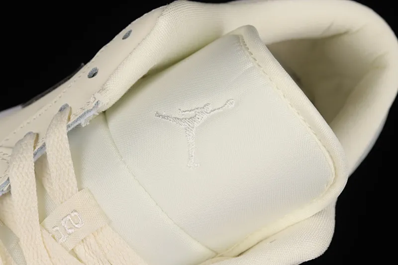 All categories Air Jordan Jordan series basketball shoes Air Jordan 1 Low Z version Air Jordan 1 Low AJ1 Joe 1 cream yellow low-top casual sneakers DC0774-121